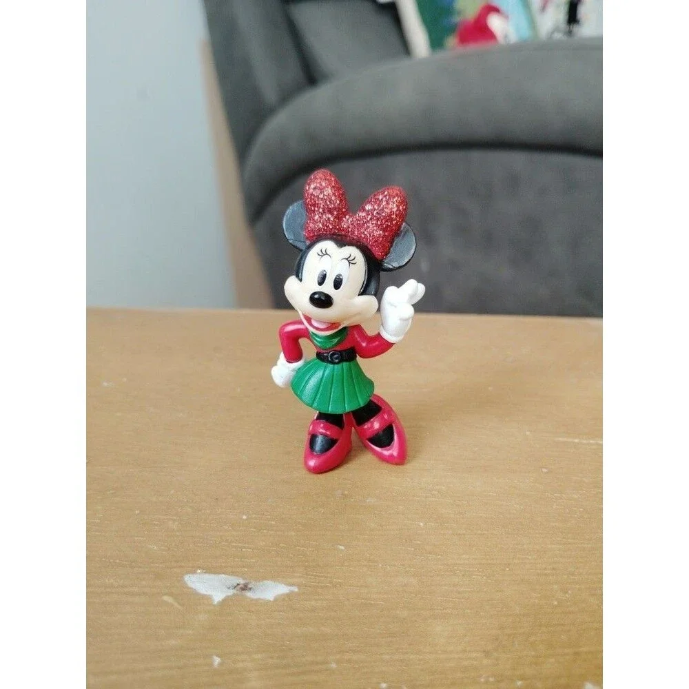 Disney Minnie Mouse Christmas Figurine  PVC
